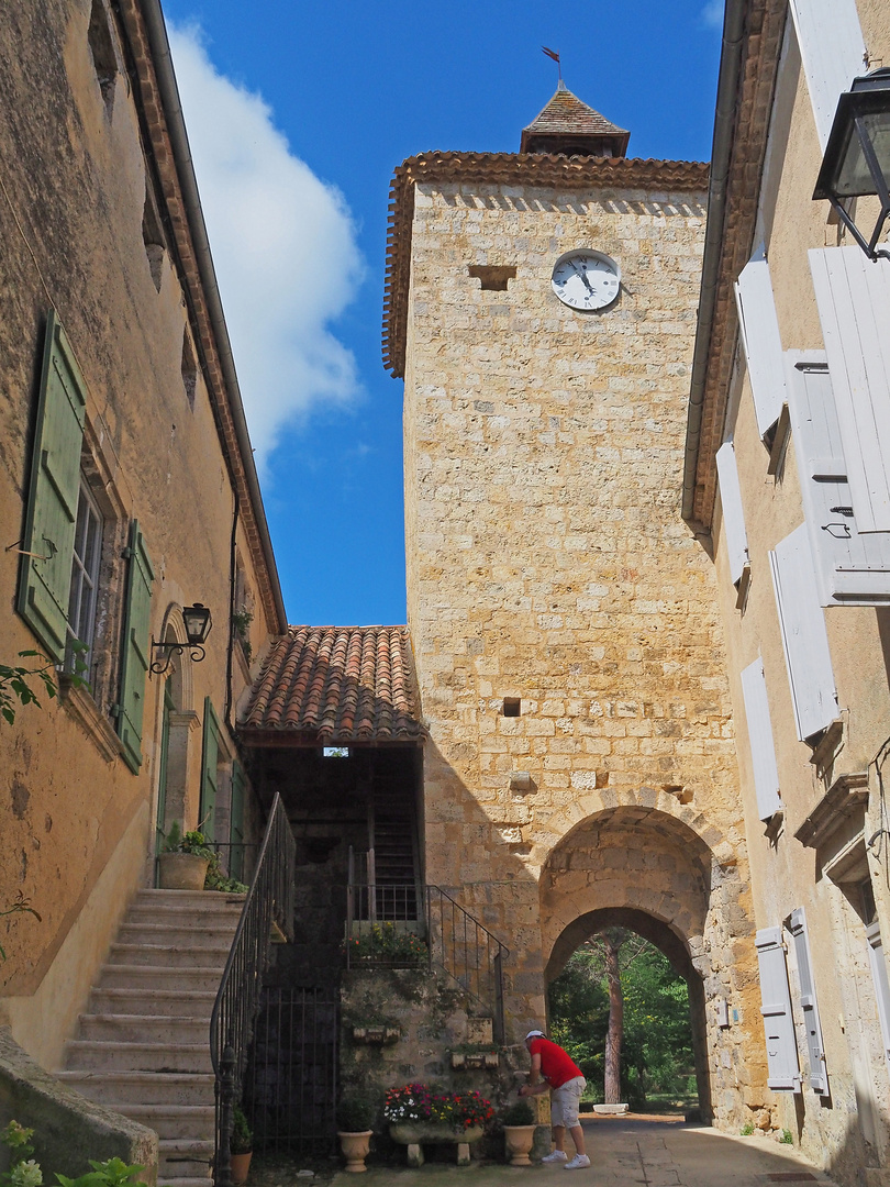 La porte ouest de Fourcès, vue de l’intérieur du village
