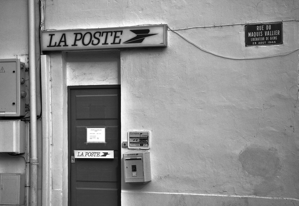 LA POSTE