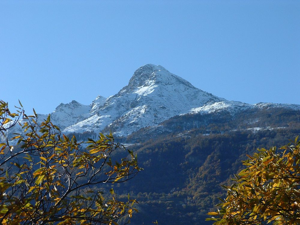 la prima neve sui monti