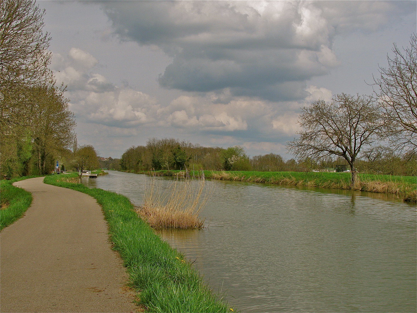 .. la promenade à Rhône au Rhin Canal ...