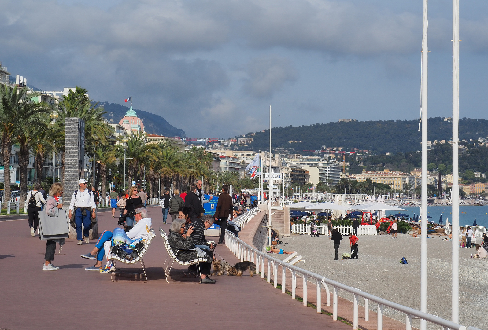 La Promenade des Anglais en avril