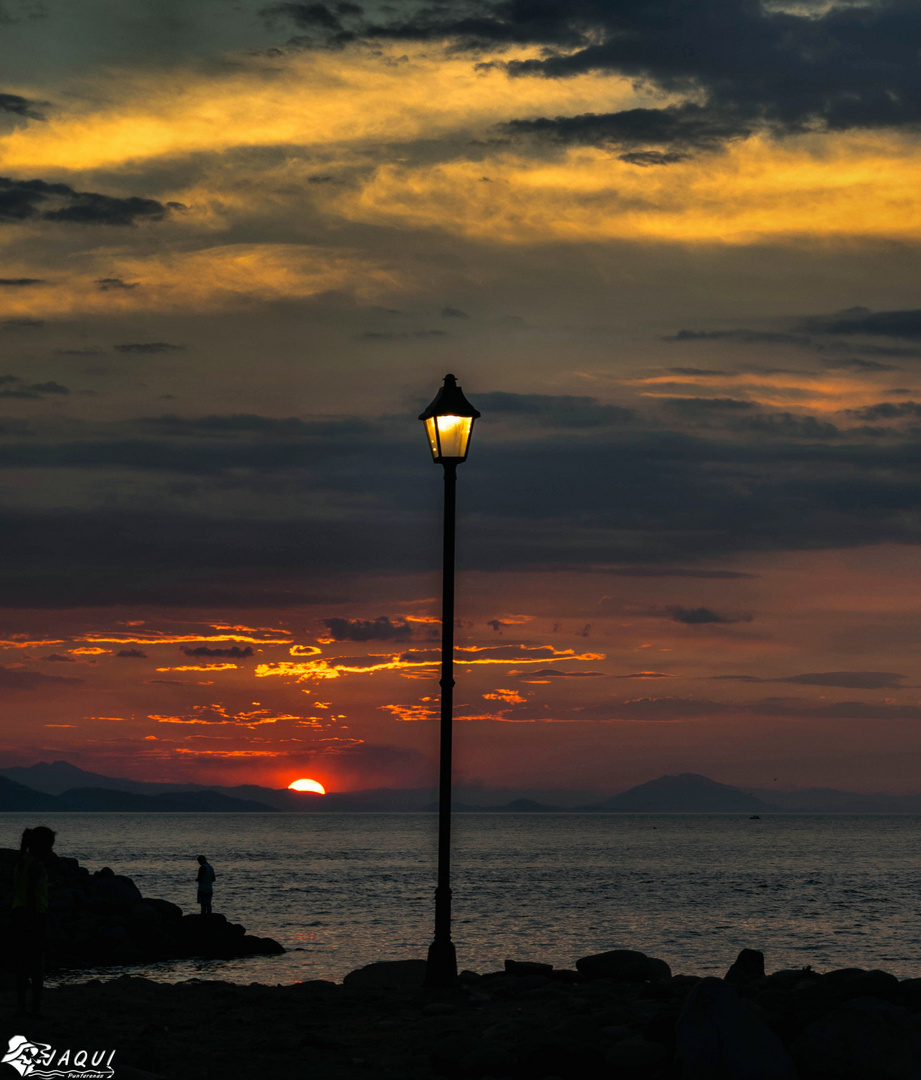 La puesta del sol en el Golfo de Nicoya.