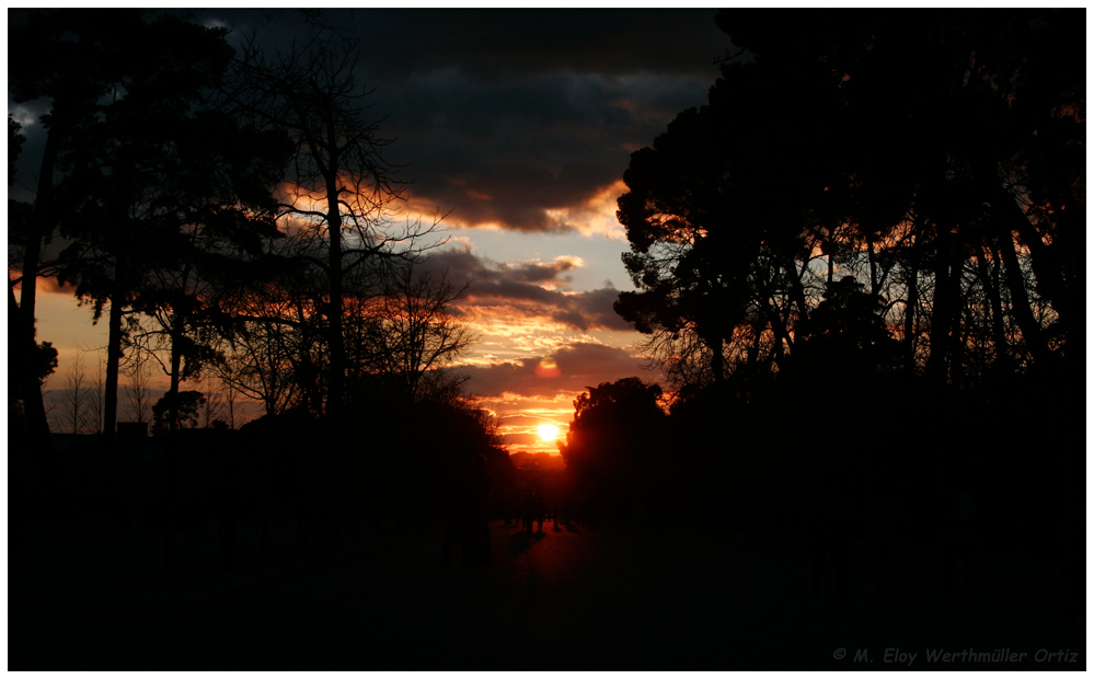 La puesta del sol en el Retiro de Madrid...