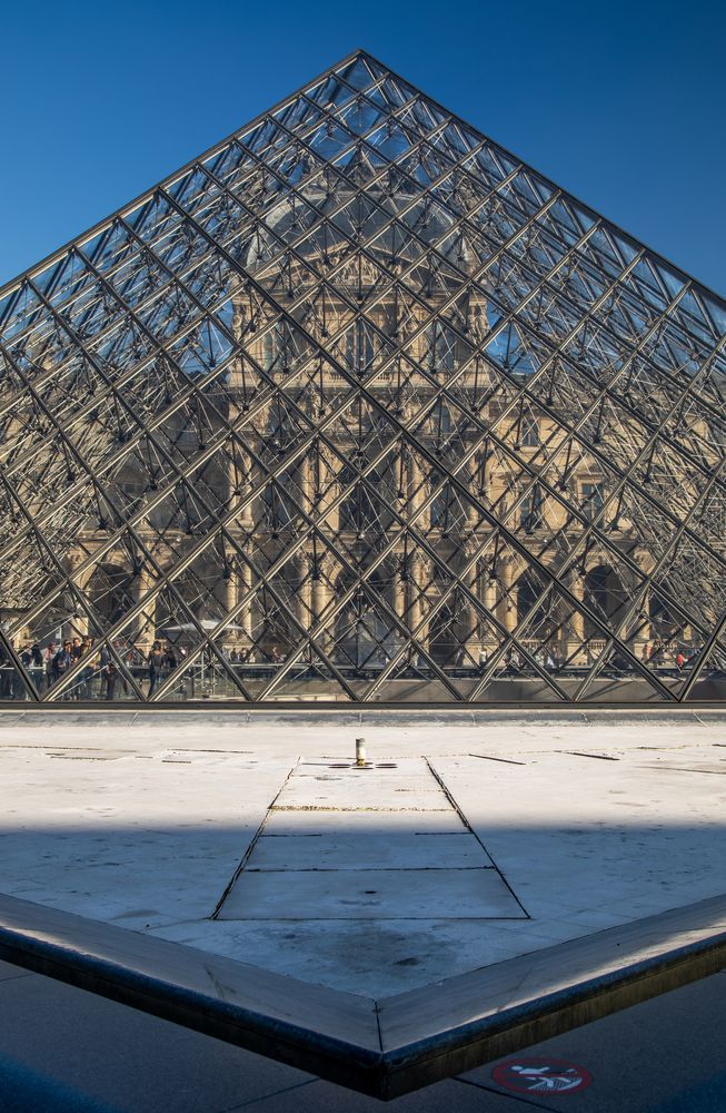 La pyramide du Louvre