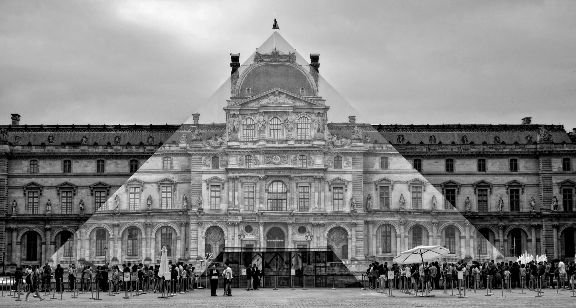 La pyramide du Louvre a disparu ...