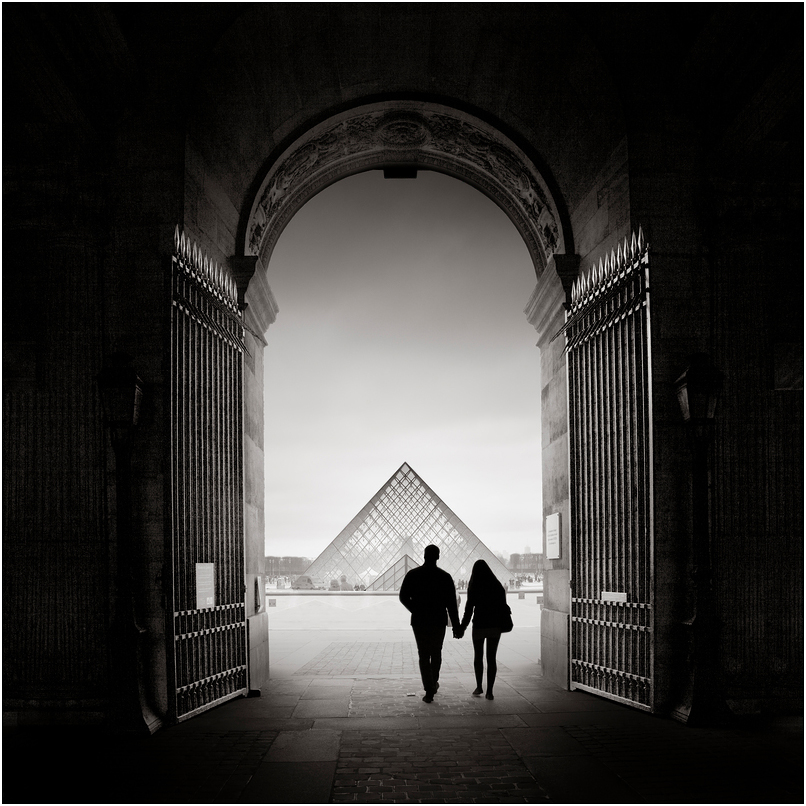 la pyramide du louvre