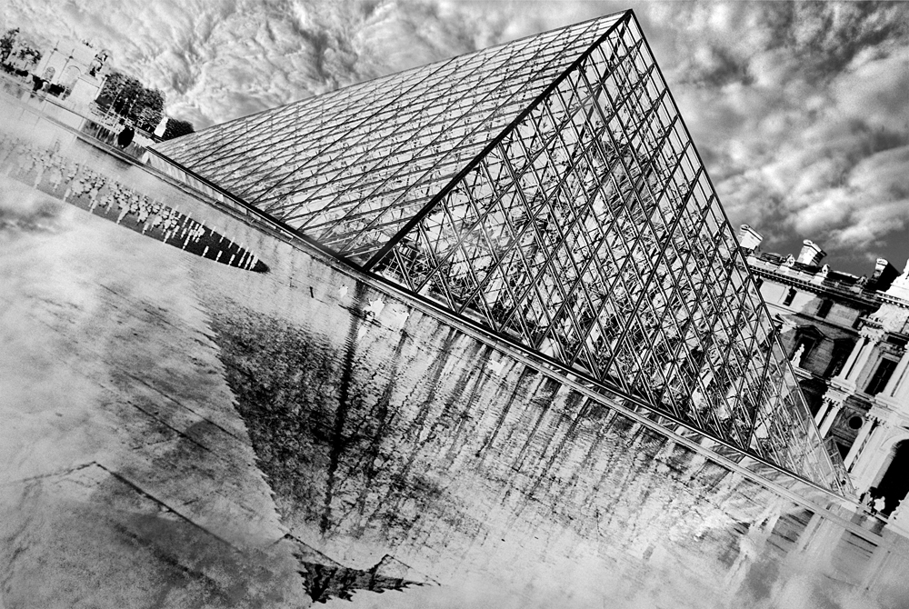 LA PYRAMIDE DU LOUVRE (reloaded)