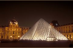 La Pyramide Illuminée