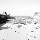 la pyramide vue du louvre