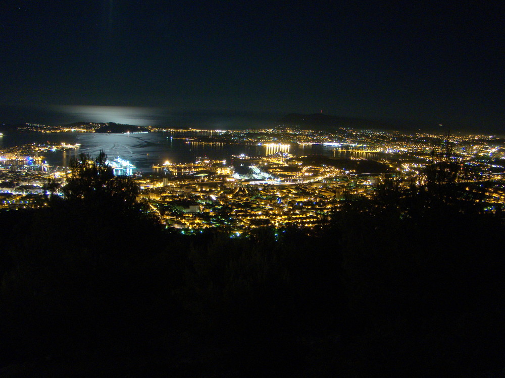 la rade de toulon de nuit