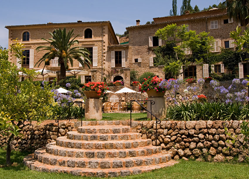 "la residencia" in Deia