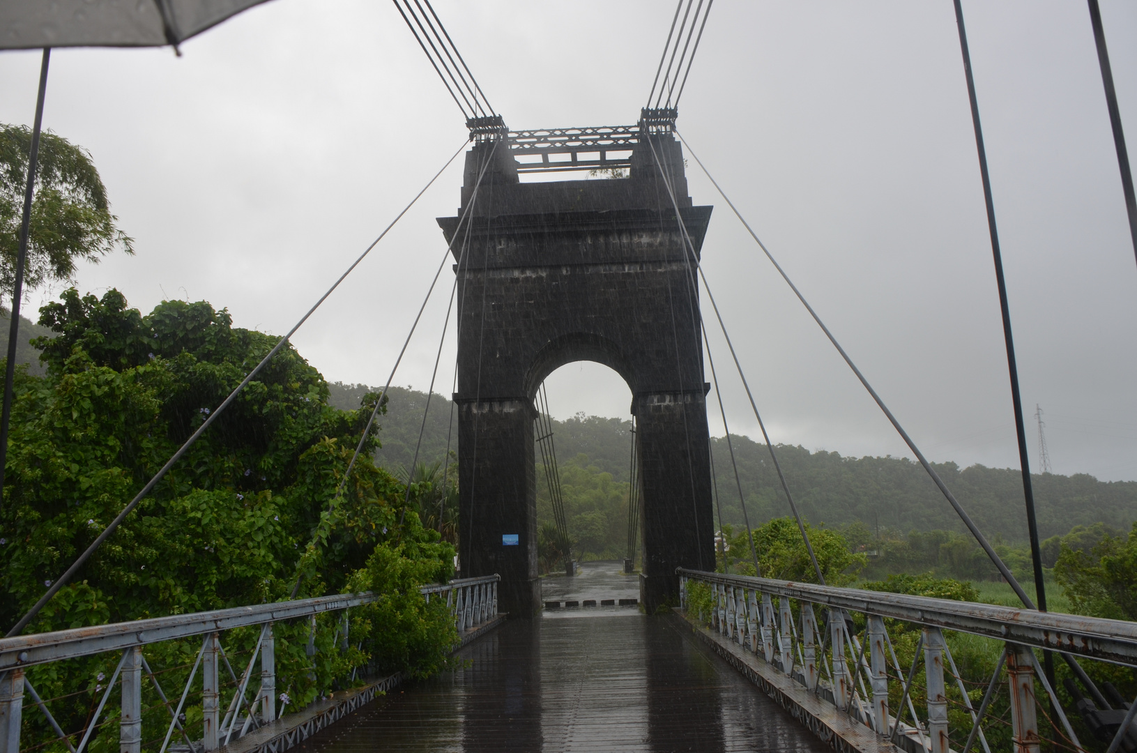 La Réunion : Alte Hängebrücke über den Riviere de l`Est