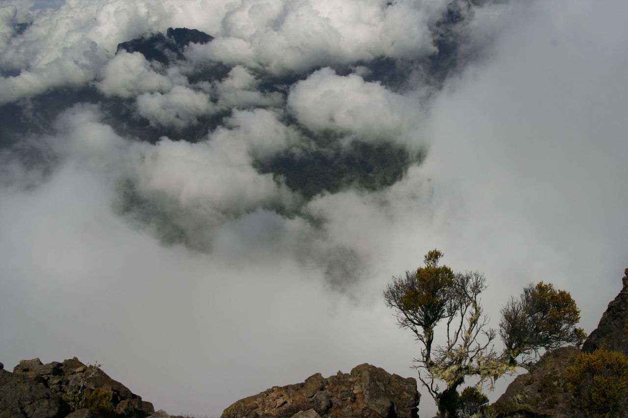 La Réunion nuageuse