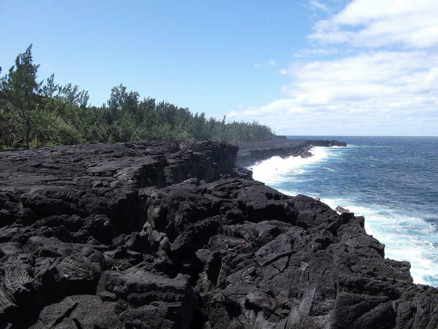 LA REUNION  Rencontre de la lave et de la mer ...