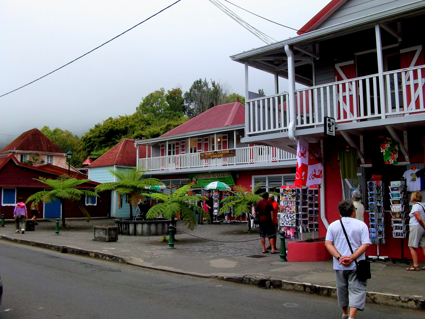 LA REUNION Shopping à Cilaos ...