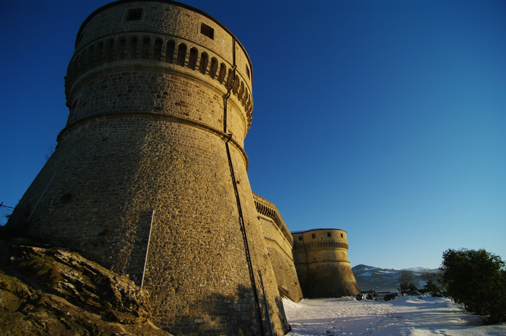 La rocca di san leo alta val marecchia.