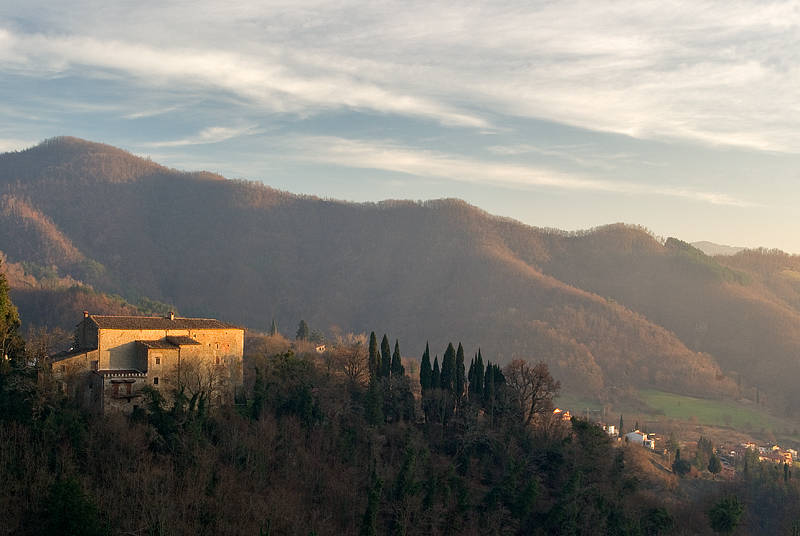 La rocca di Vernio al tramonto