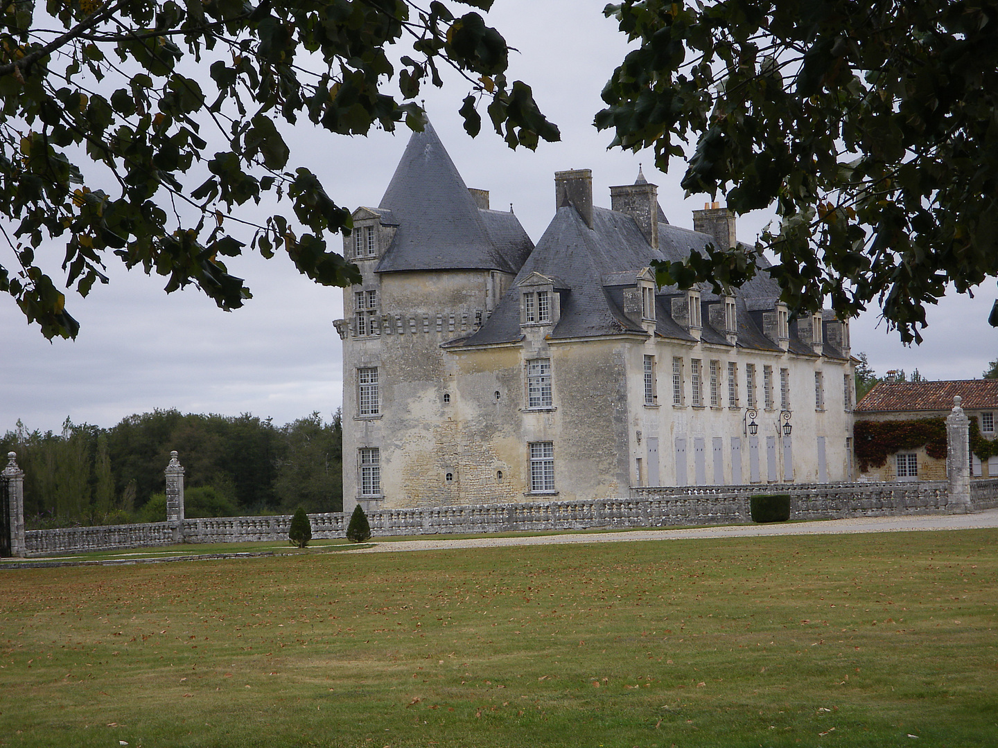 la roche courbon, le château