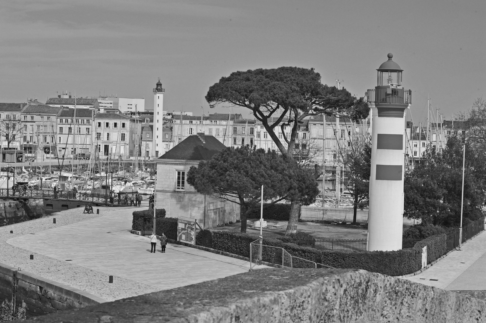 la rochelle 4 , versus noir et blanc 