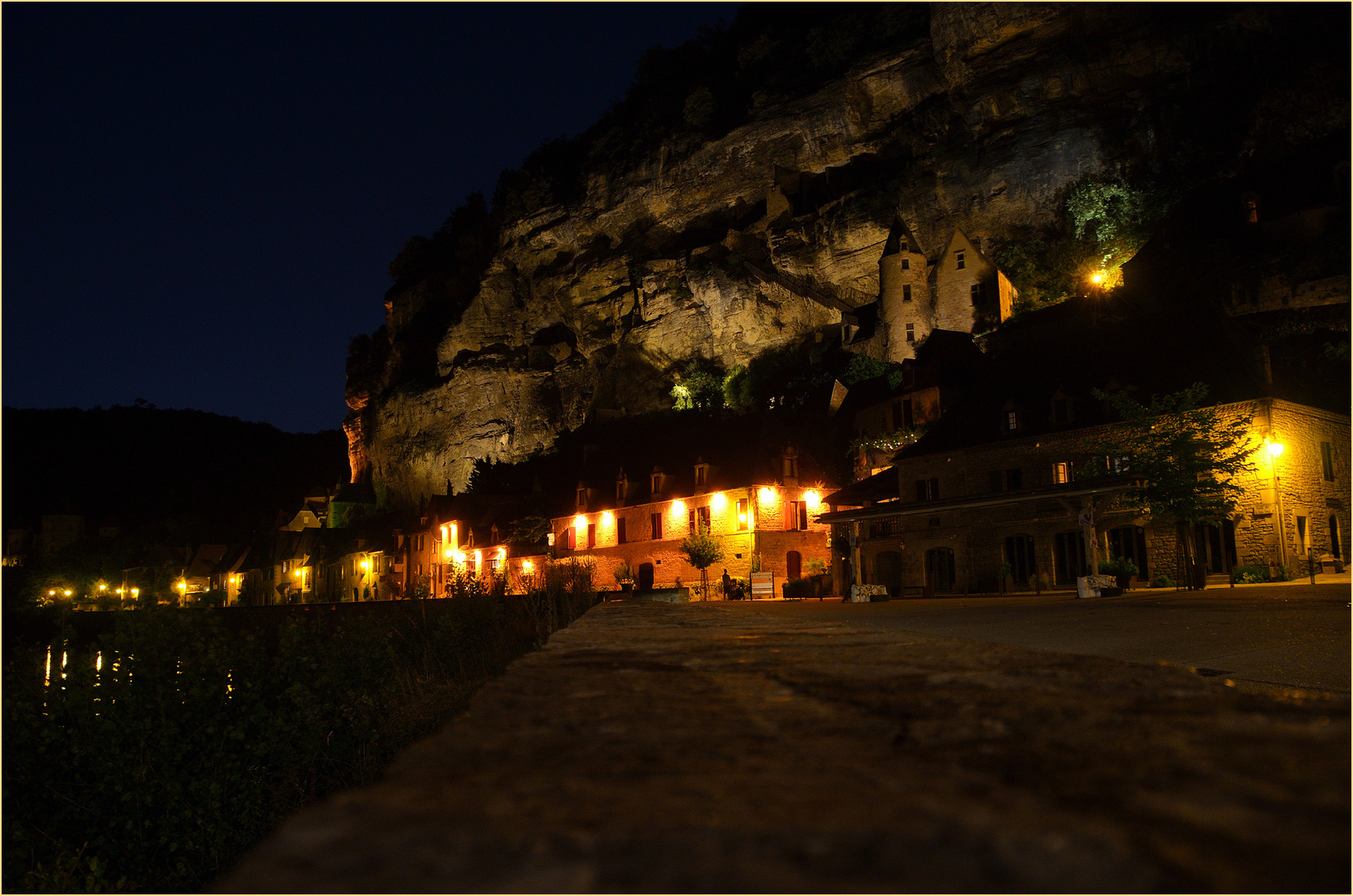 La Roque-Gageac bei Nacht