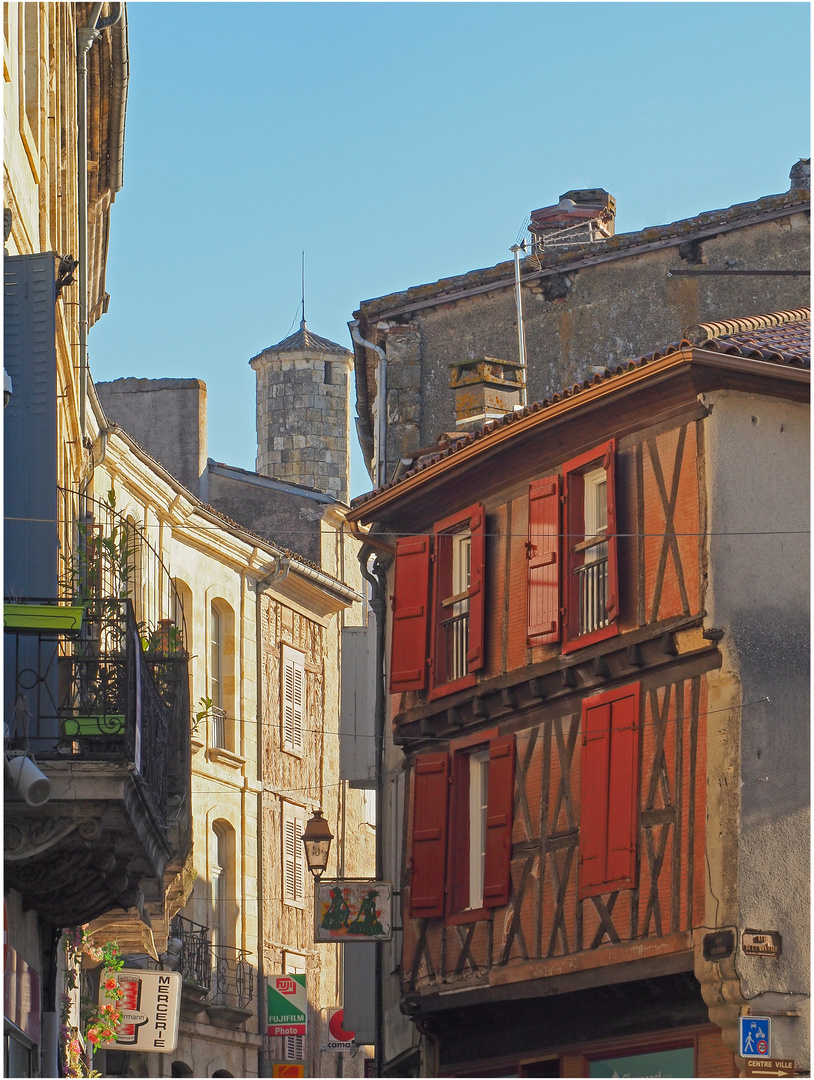 La rue Charron vue de la Place du Lion d’Or