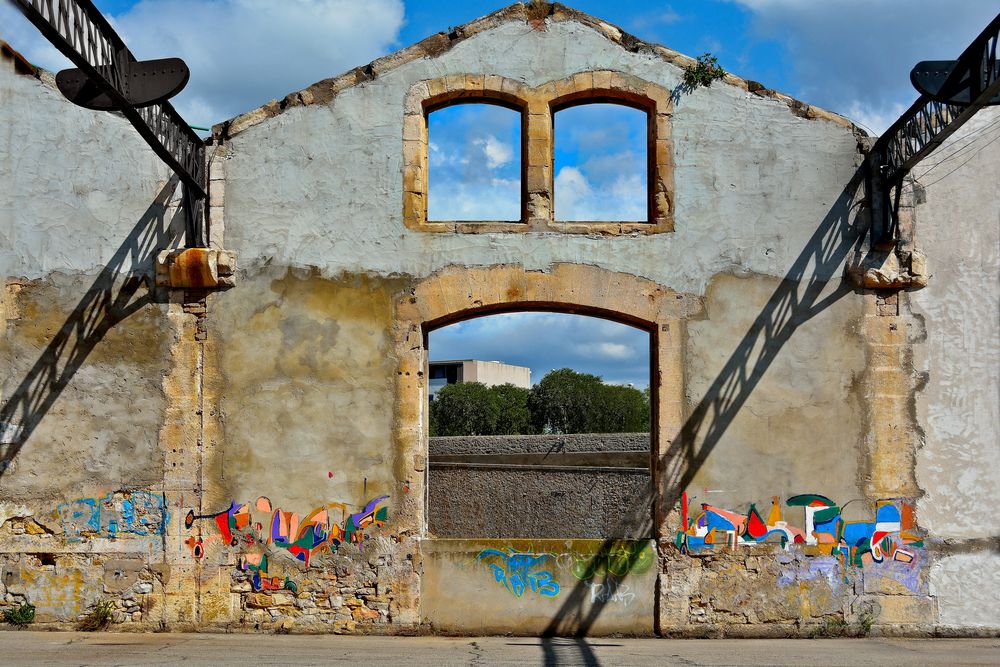 La ruine prend des couleurs