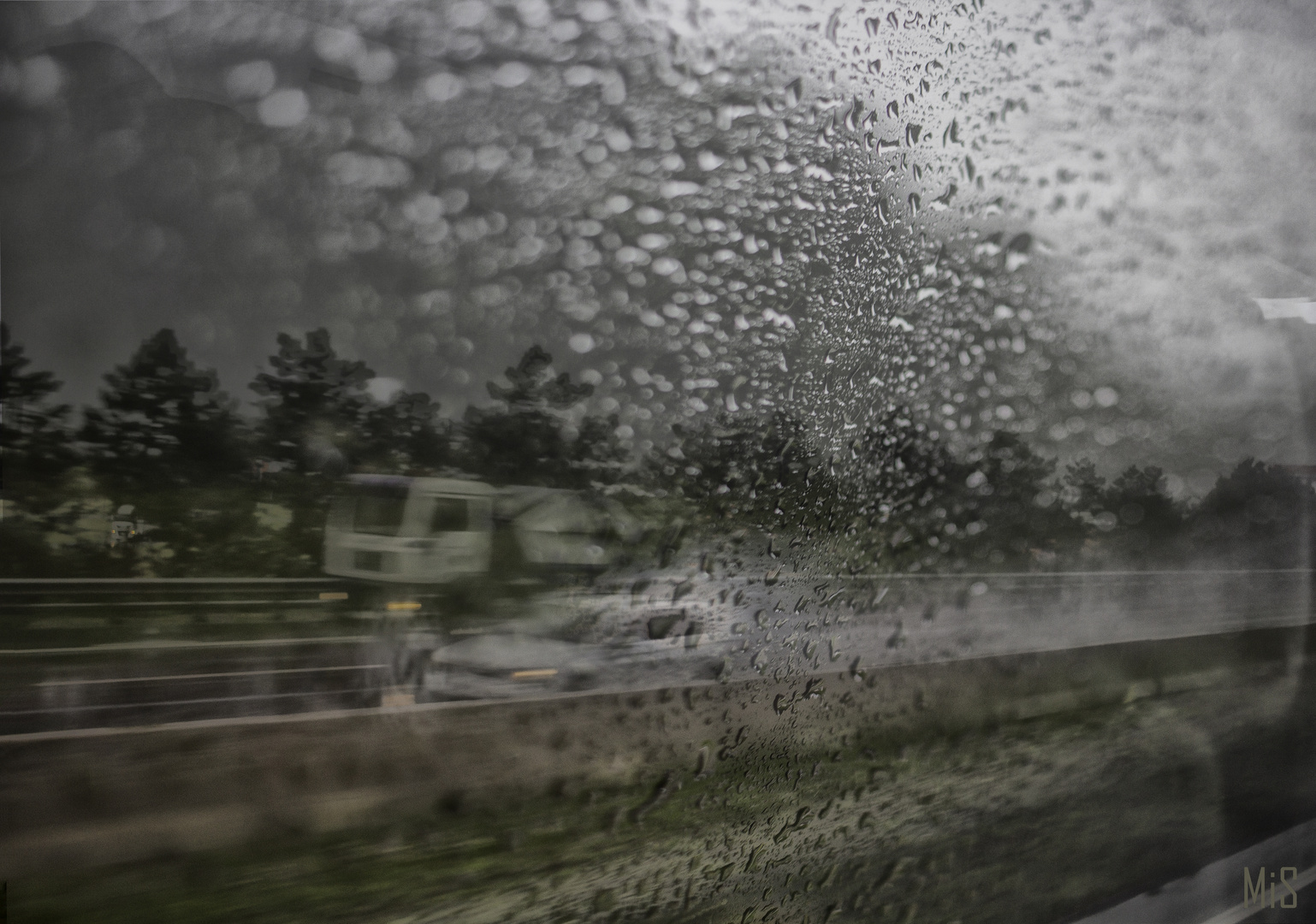 La ruta y la lluvia