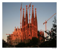 La Sagrada Familia im ersten Morgenlicht