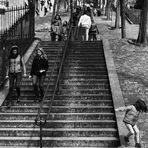 LA SCALA PER MONTMARTRE  /  LES ESCALIERS DE LA BUTTE