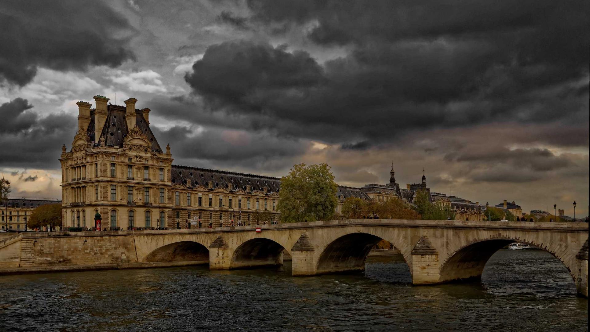 La Seine et le Louvre.