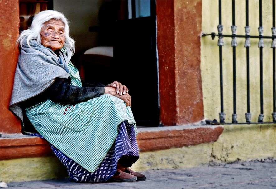 La señora de Bernal... Orgullosa