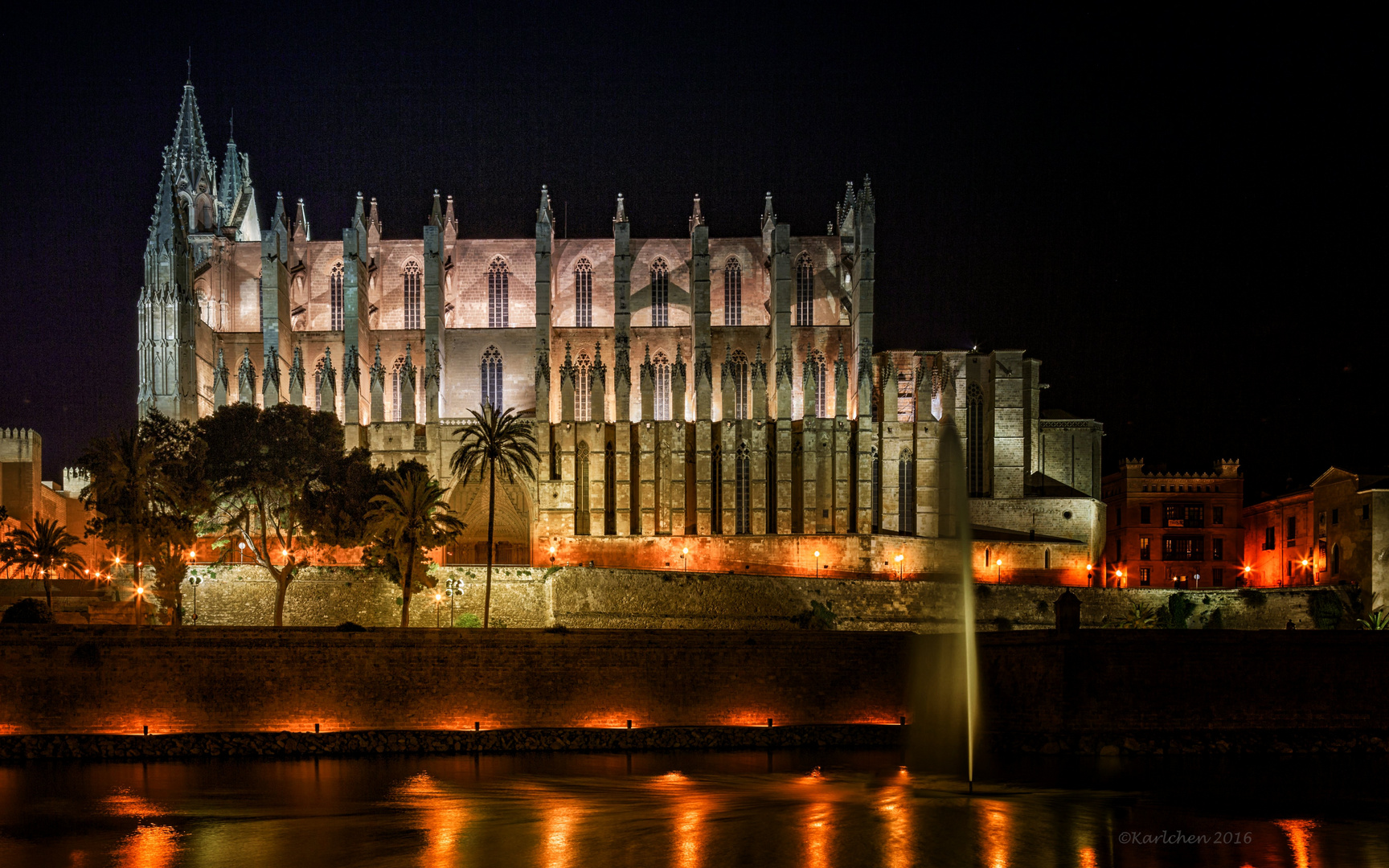 -La Seu bei Nacht-