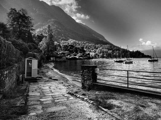 La spiaggia di Caldè