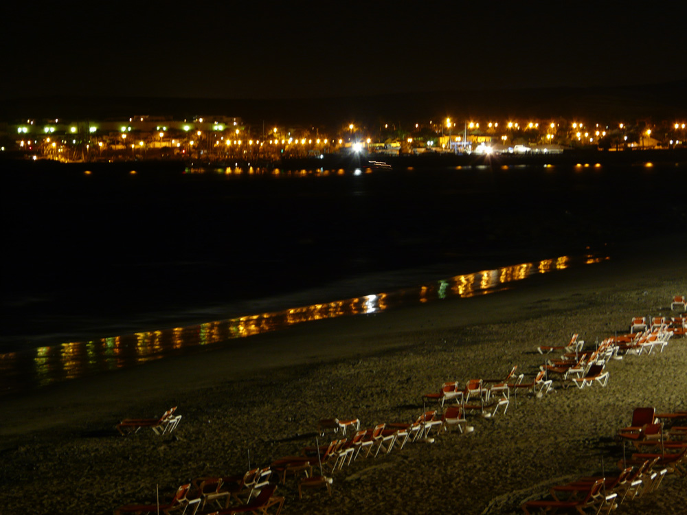 la spiaggia di notte