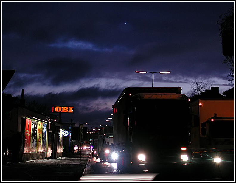 la Strada 3: Grenzallee, Ecke Karl-Marx-Straße