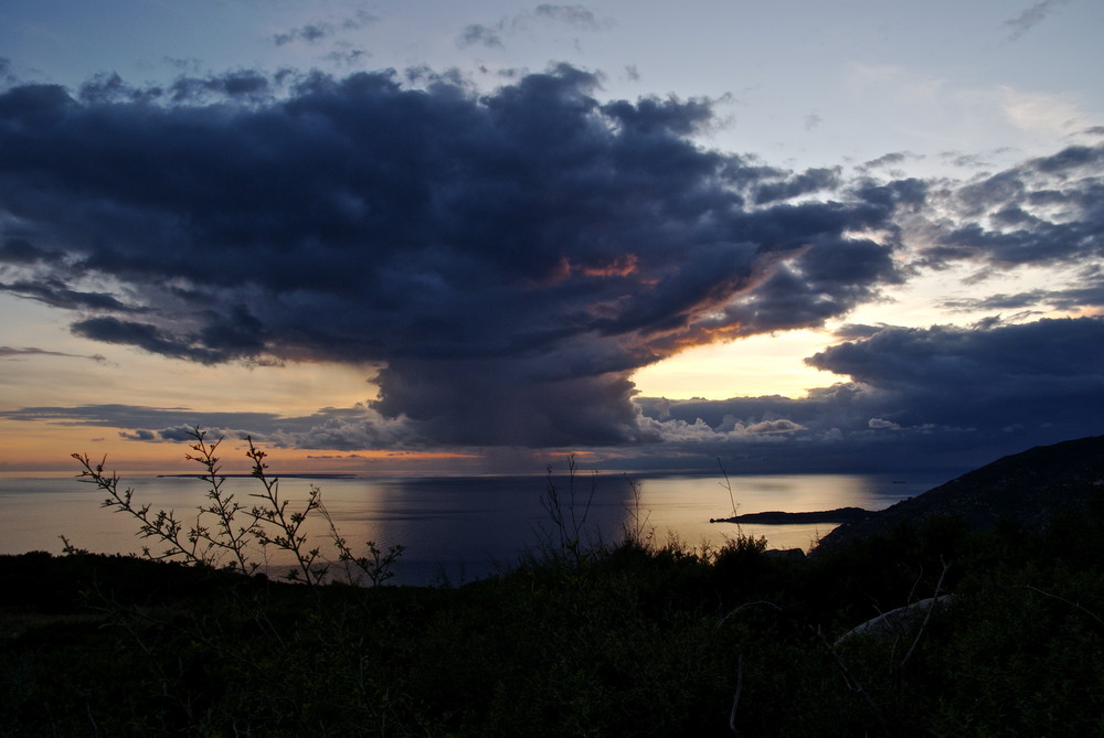 la tempesta avanza