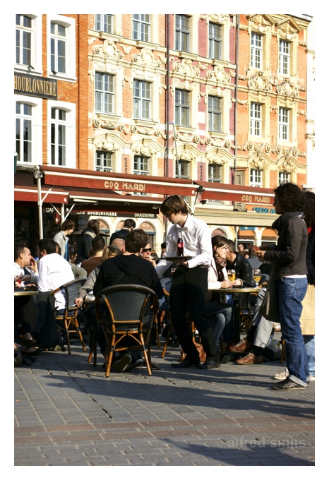 La terrasse du café