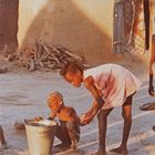 La toilette       -       Dans un village du Mali