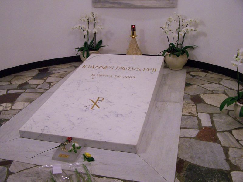 La tombe de Jean paul II au Vatican de rome