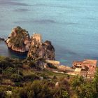 LA TONNARA DI SCOPELLO CON I FARAGLIONI