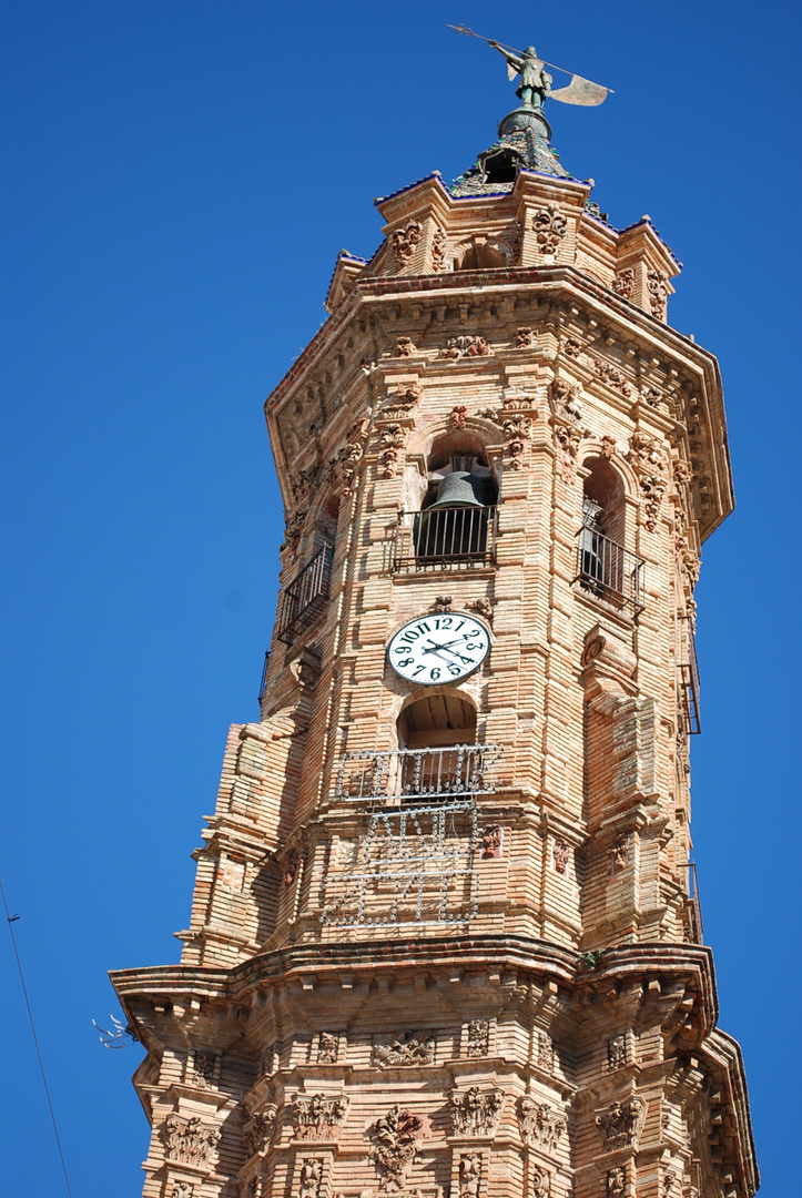 la torre de la iglesia