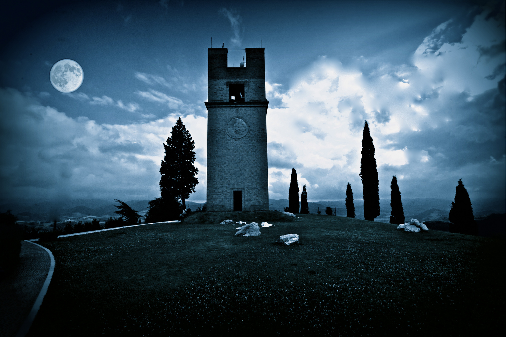 LA TORRE E LA LUNA