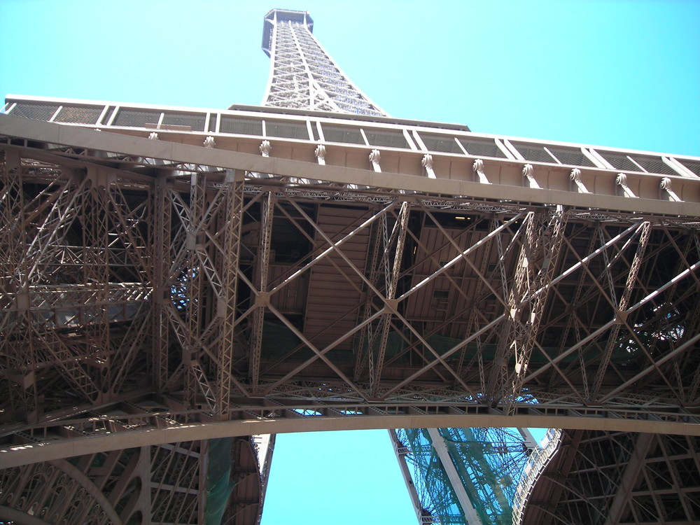 la torre eiffel