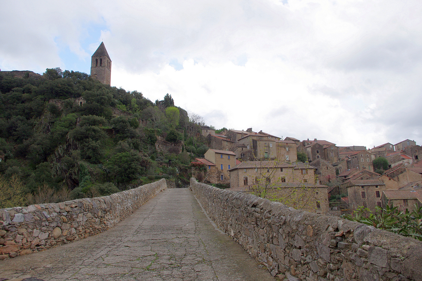 La Tour d'Olargues, depuis le Pont du Diable