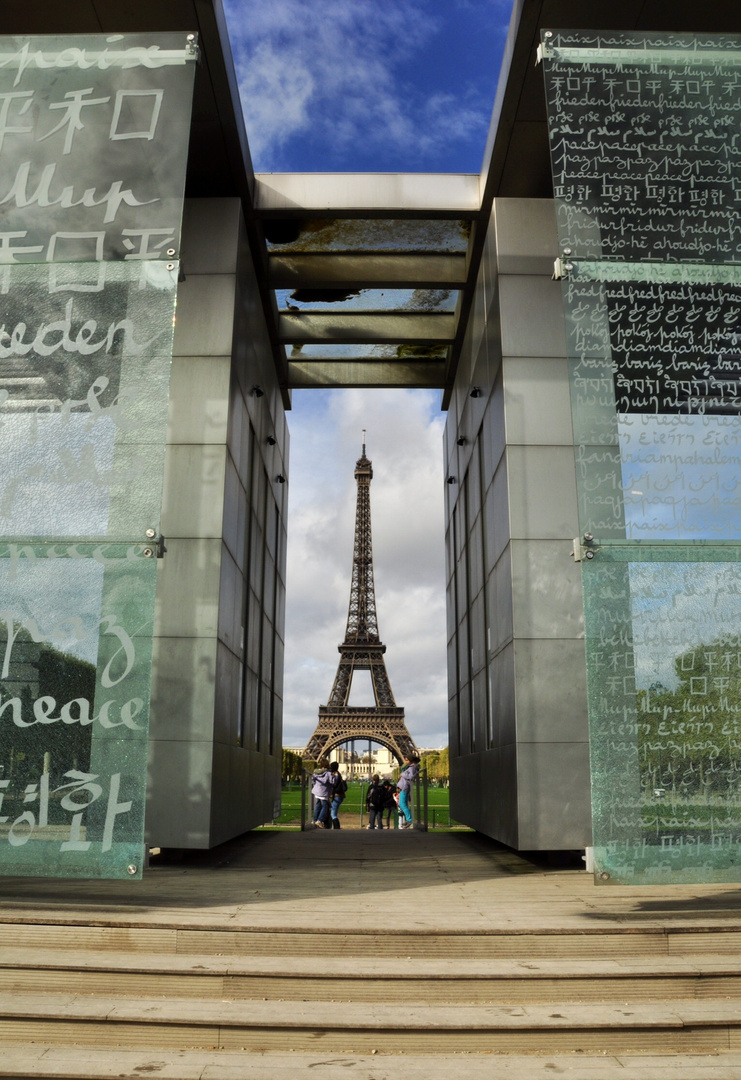 La Tour Eiffel ....