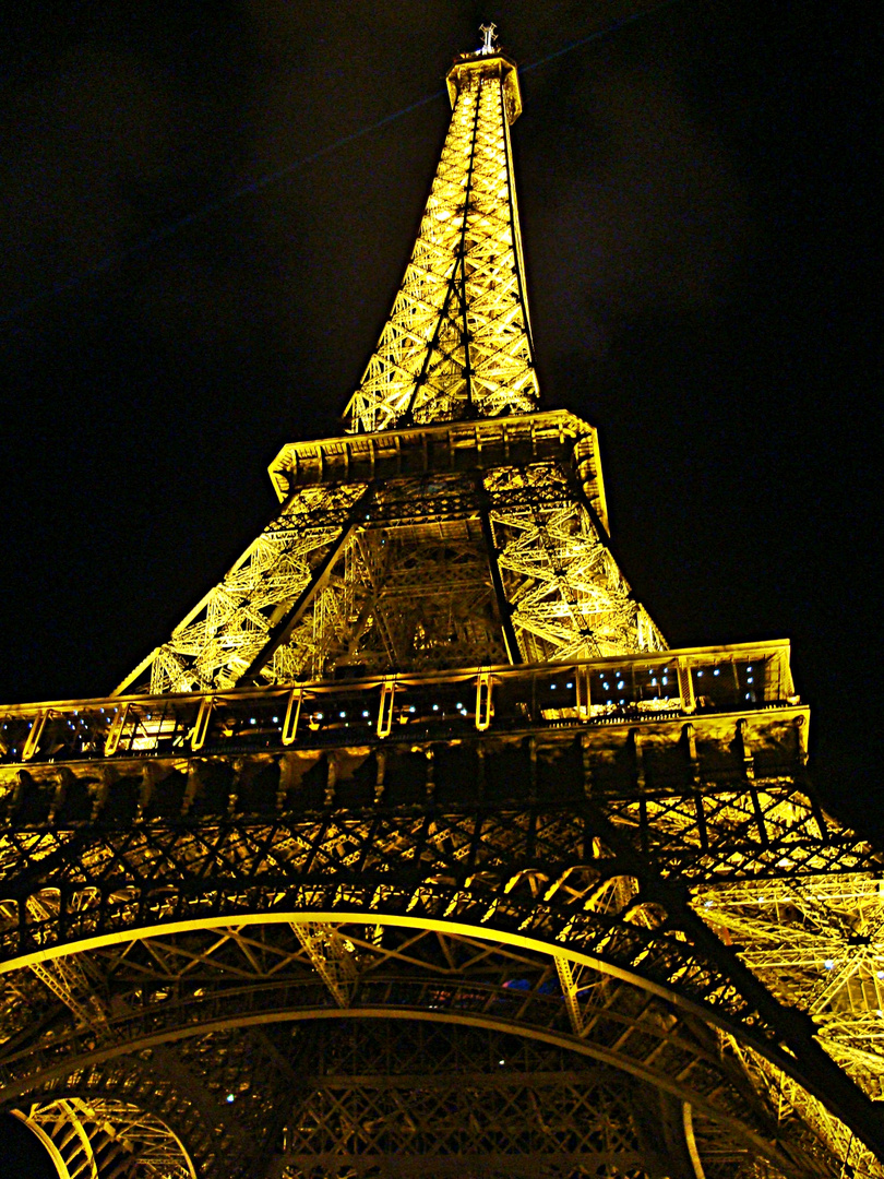 la tour Eiffel - monument de Paris