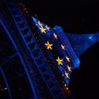 La Tour Eiffel voit la vie en bleu