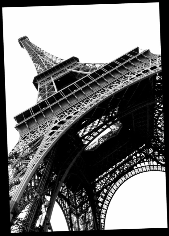 La Tour Eiffel vu d'en bas!