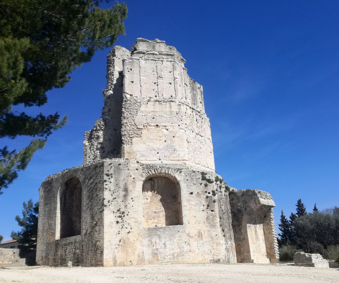 La Tour Magne, Nimes