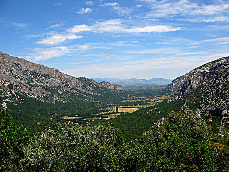 La Valle di Lanaittu vista da Monte Tiscali